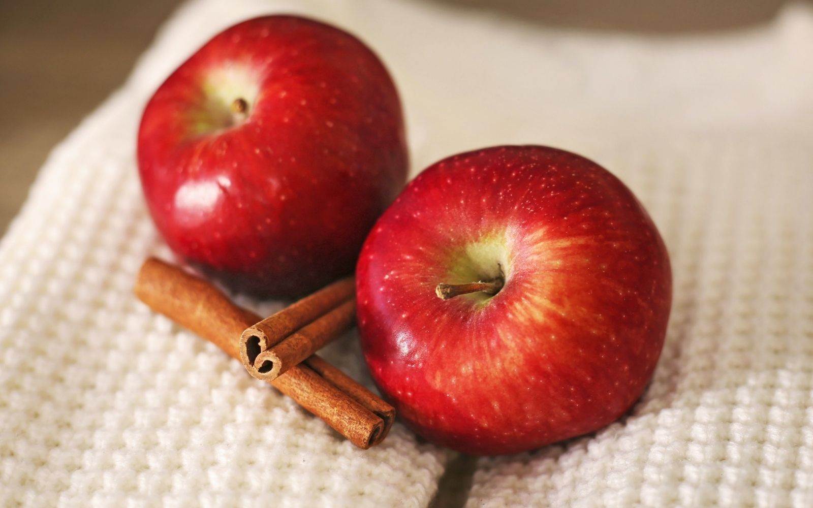 Apple Pie Energy Ball | Zooki